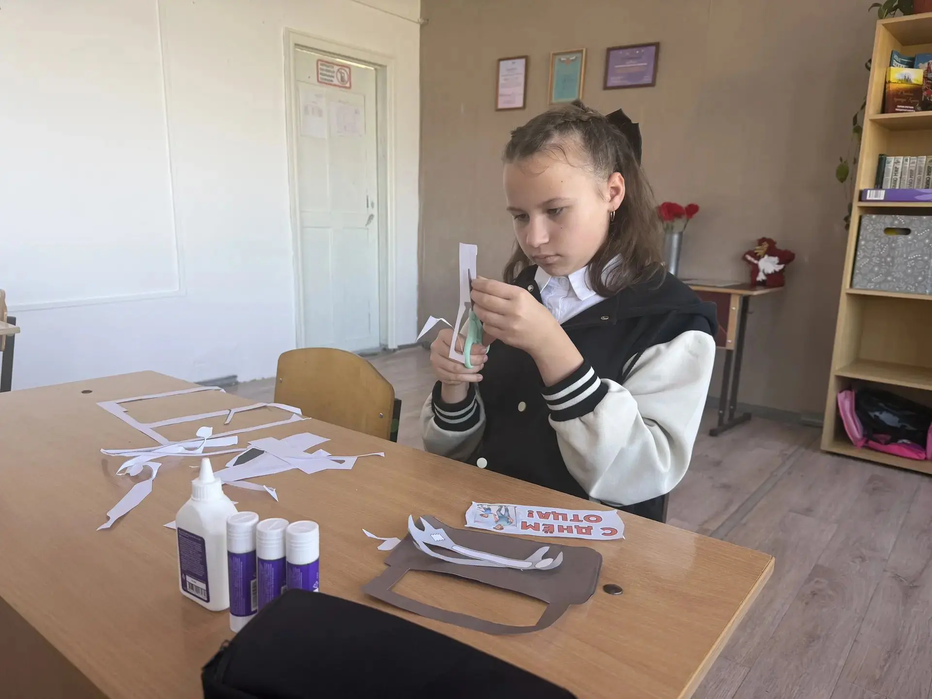 🎉 День отца: тёплые открытки от наших четвероклассников! 🎉