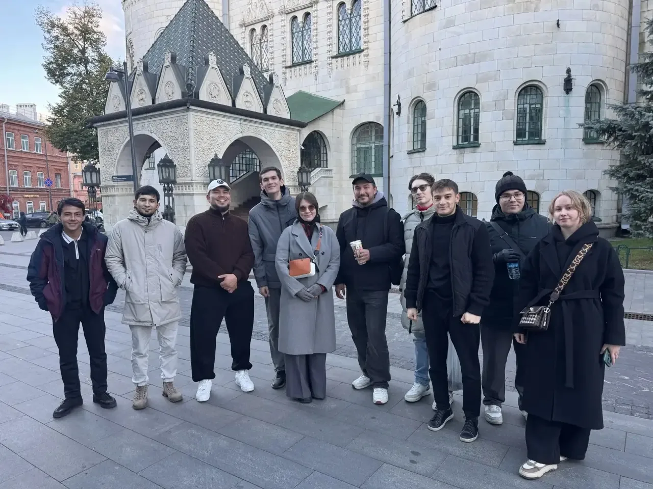 В рамках студенческого архитектурно-реставрационного кружка студенты и преподаватели ИД...