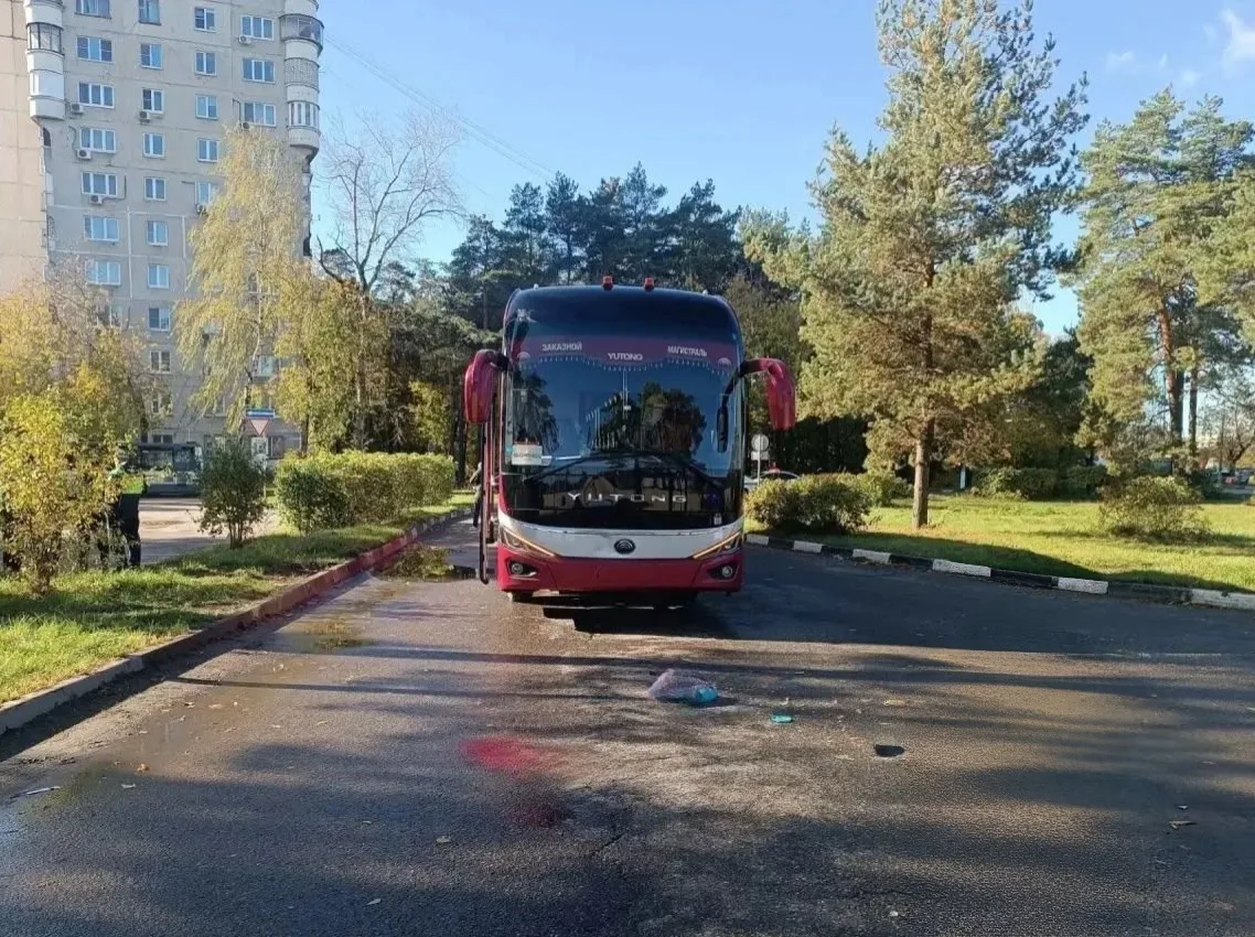 В Жуковском сегодня утром произошло ДТП: автобус сбил пешехода на улице Жуковского. Жен...