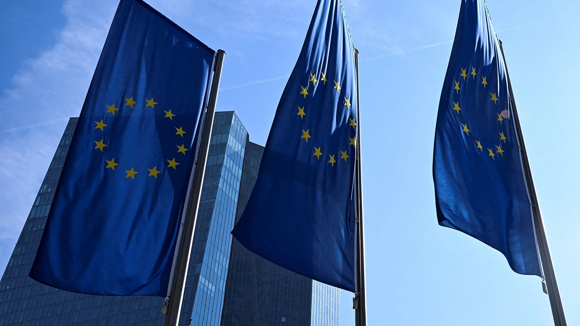 Мнение эксперта: почему Европарламент ополчился на Русские дома