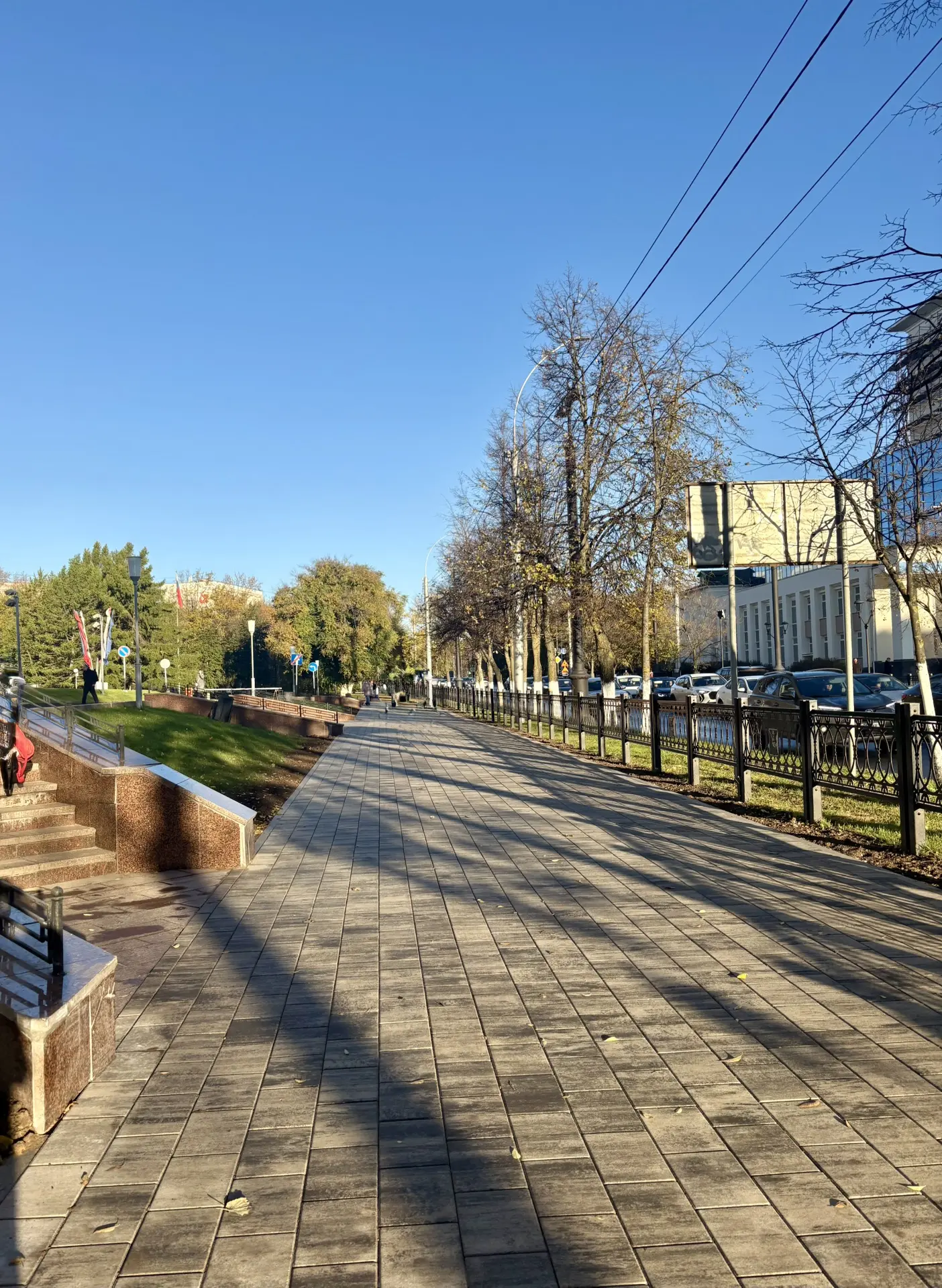 Работаю депутатом и люблю своё дело. Постоянное общение с людьми, поиск решений, выполн...