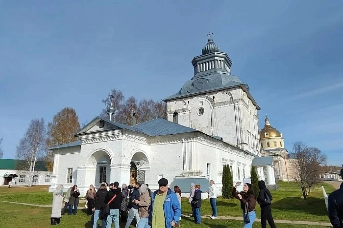 🏛 Участникам медиафорума «Народные промыслы России» показали обновленный маршрут в Вел...
