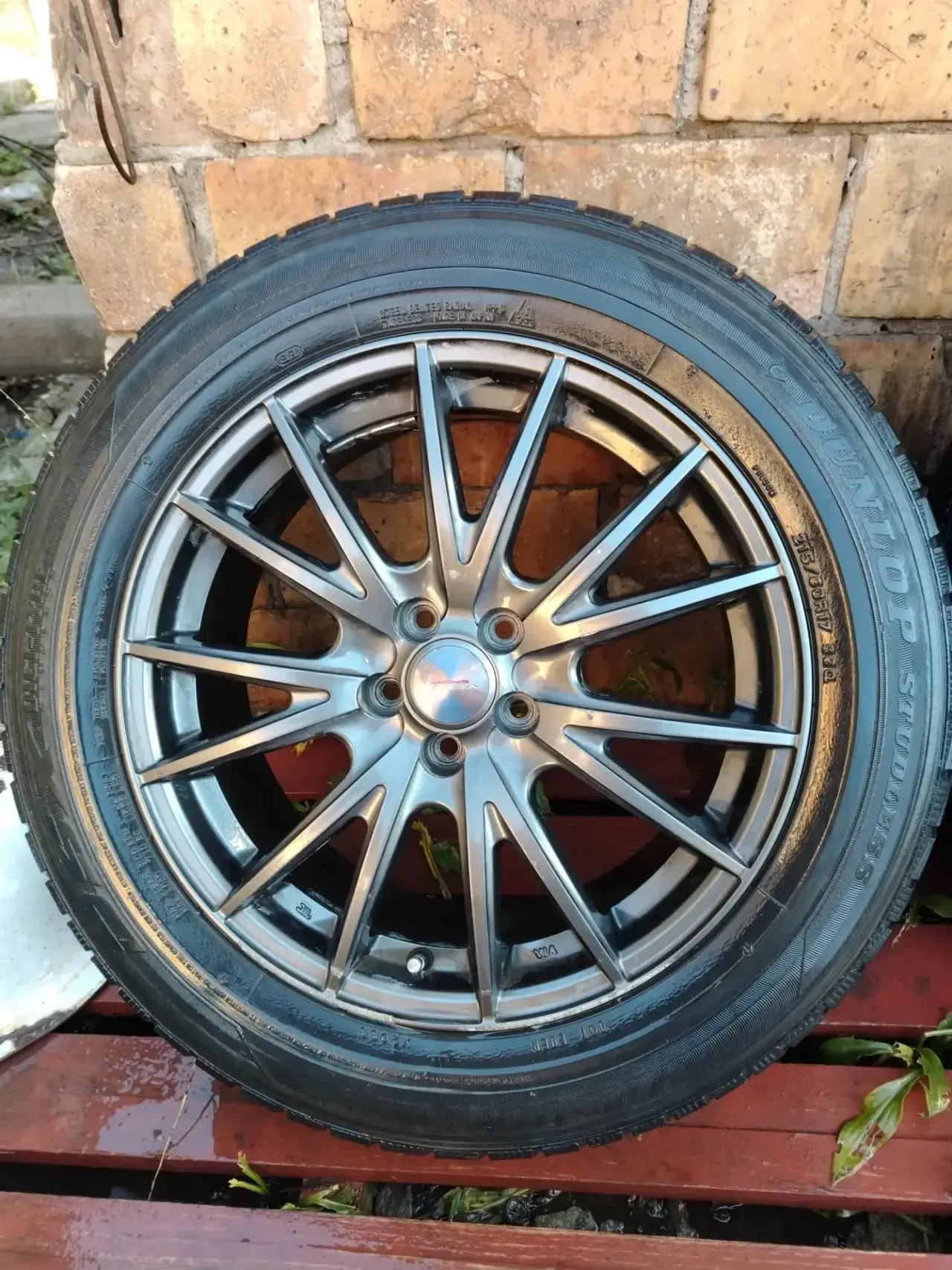 Продам зимние шины (без грыж и порезов) Dunlop DSX 215/60 R17 на дисках Weds Velva Spor...