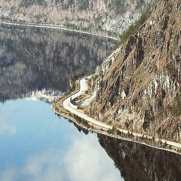 Трасса Саяногорск - Черёмушки. Вдоль реки Енисей.