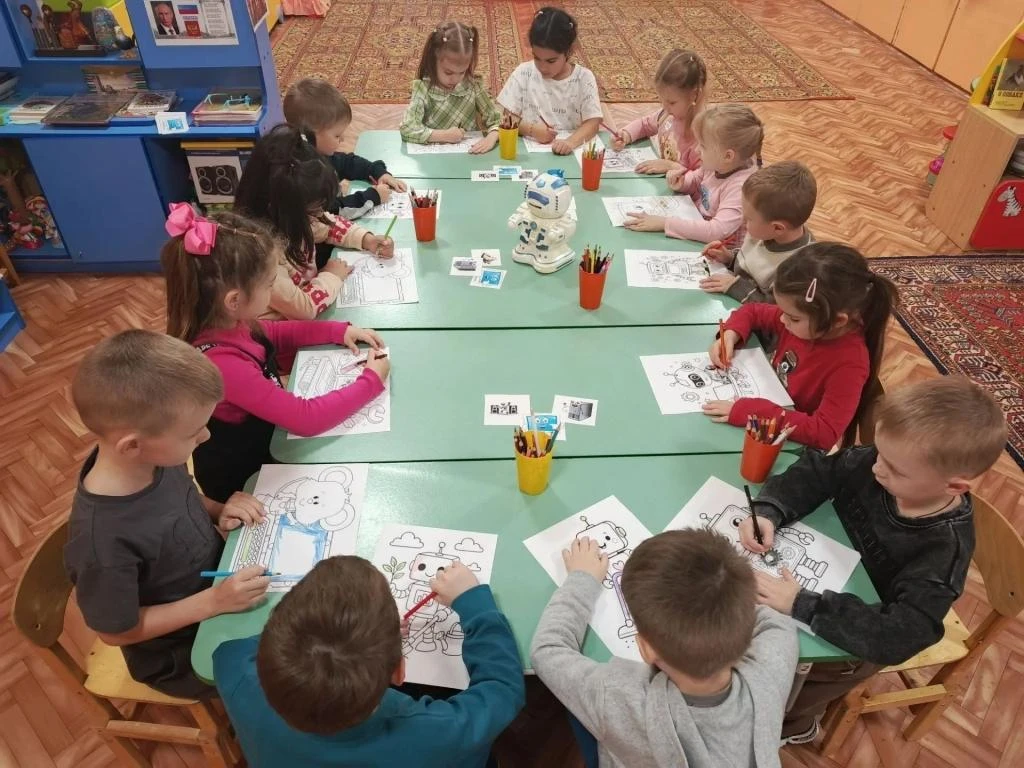 📸 Кимовские дошкольники уверенно шагают в ногу со временем​