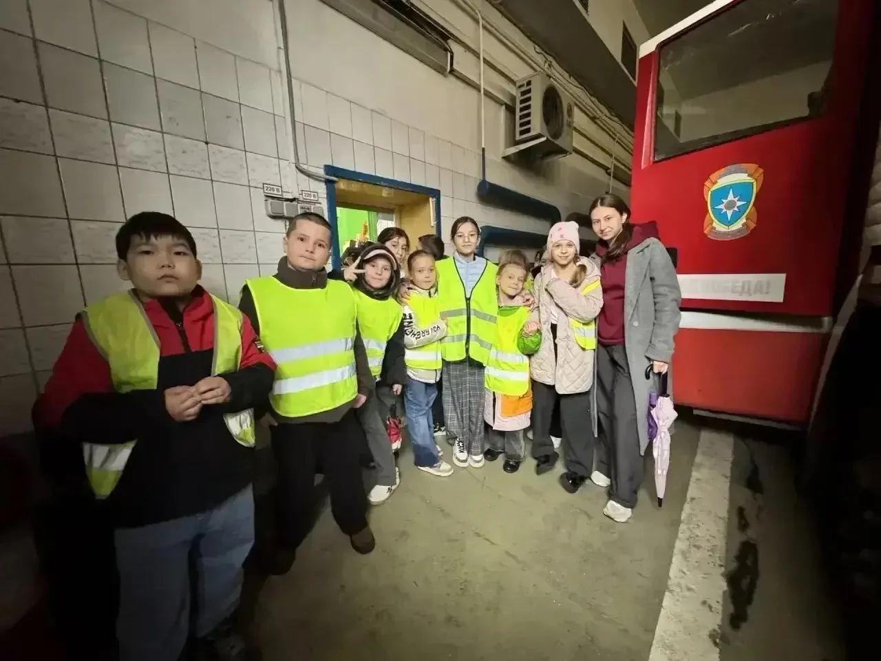 Ученики 2 «Д» класса совершили познавательную экскурсию в 38-ю пожарно-спасательную час...