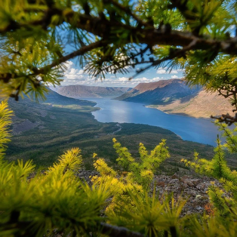 💙 Озеро Лама раскинулось недалеко от Норильска