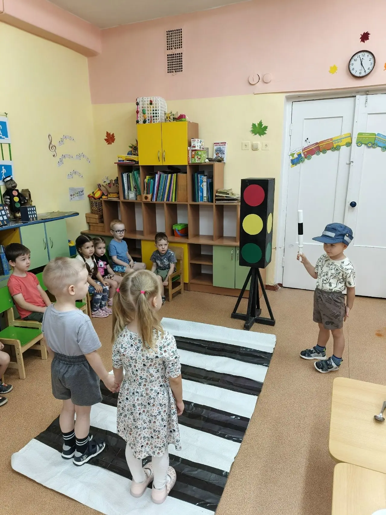Сегодня малыши нашего детского сада повторили, как правильно переходить дорогу по пешех...