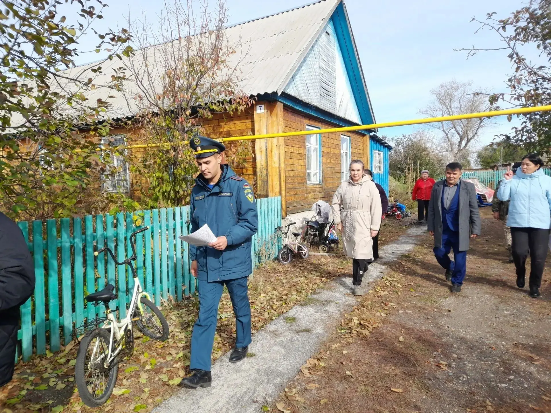 В Хайбуллинском районе прошла серия профилактических выездов по домам, где живут семьи,...