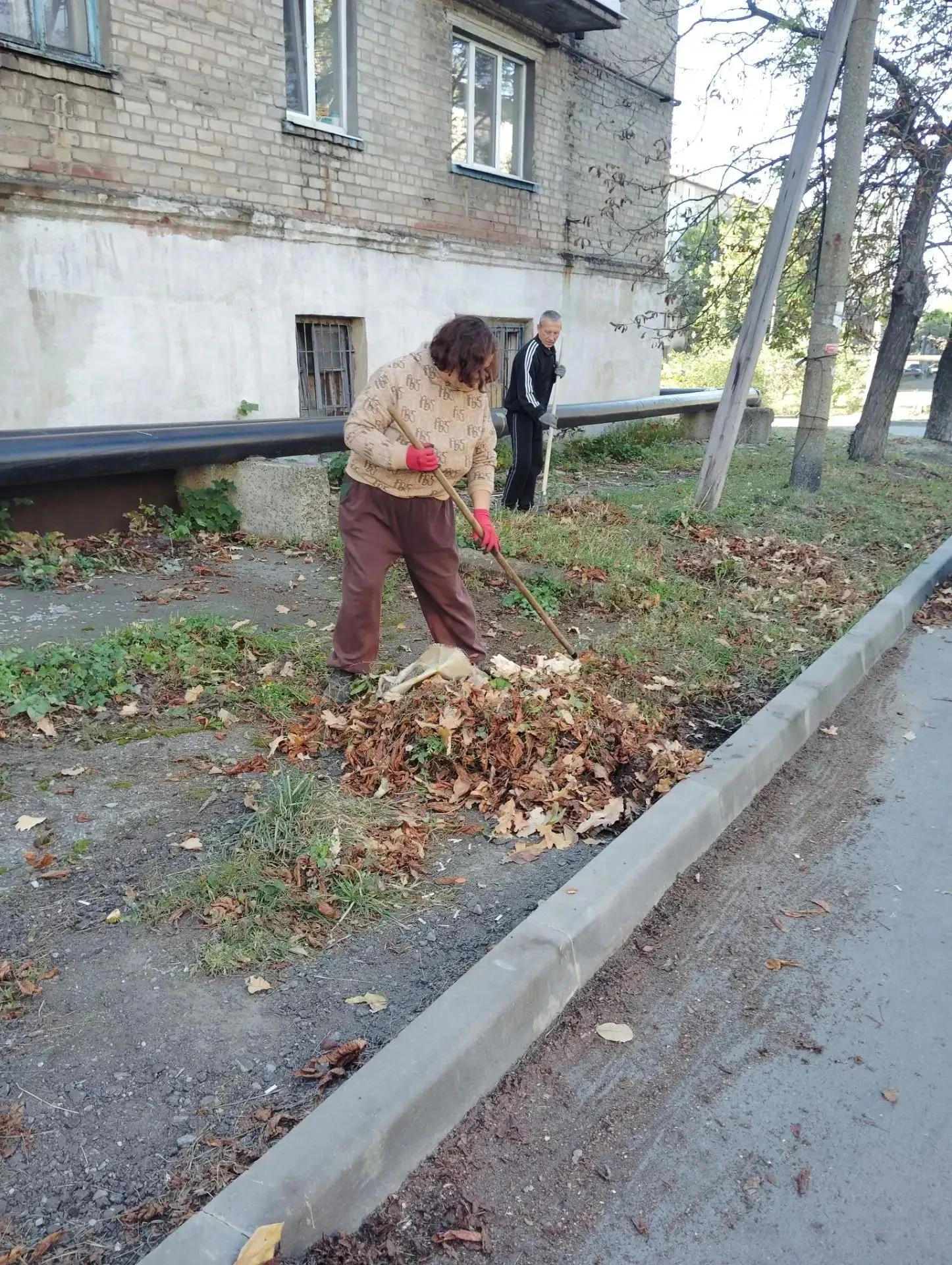 🛠 Содержание жилого фонда: текущие работы в городе Дебальцево