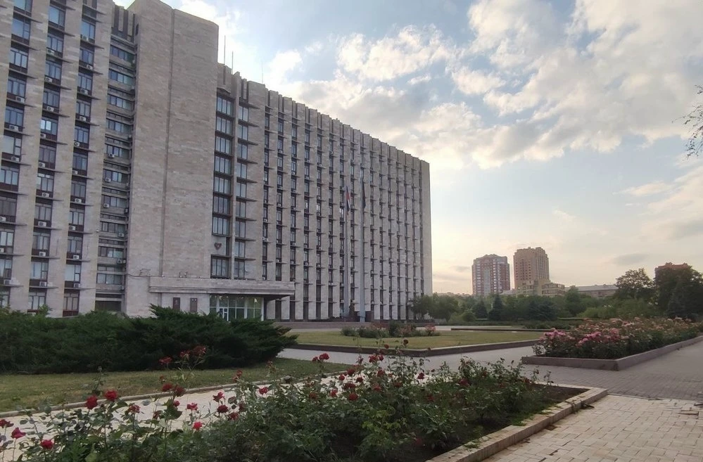 Правительство ДНР утвердило порядок финансовой поддержки граждан, трудоустроенных по на...