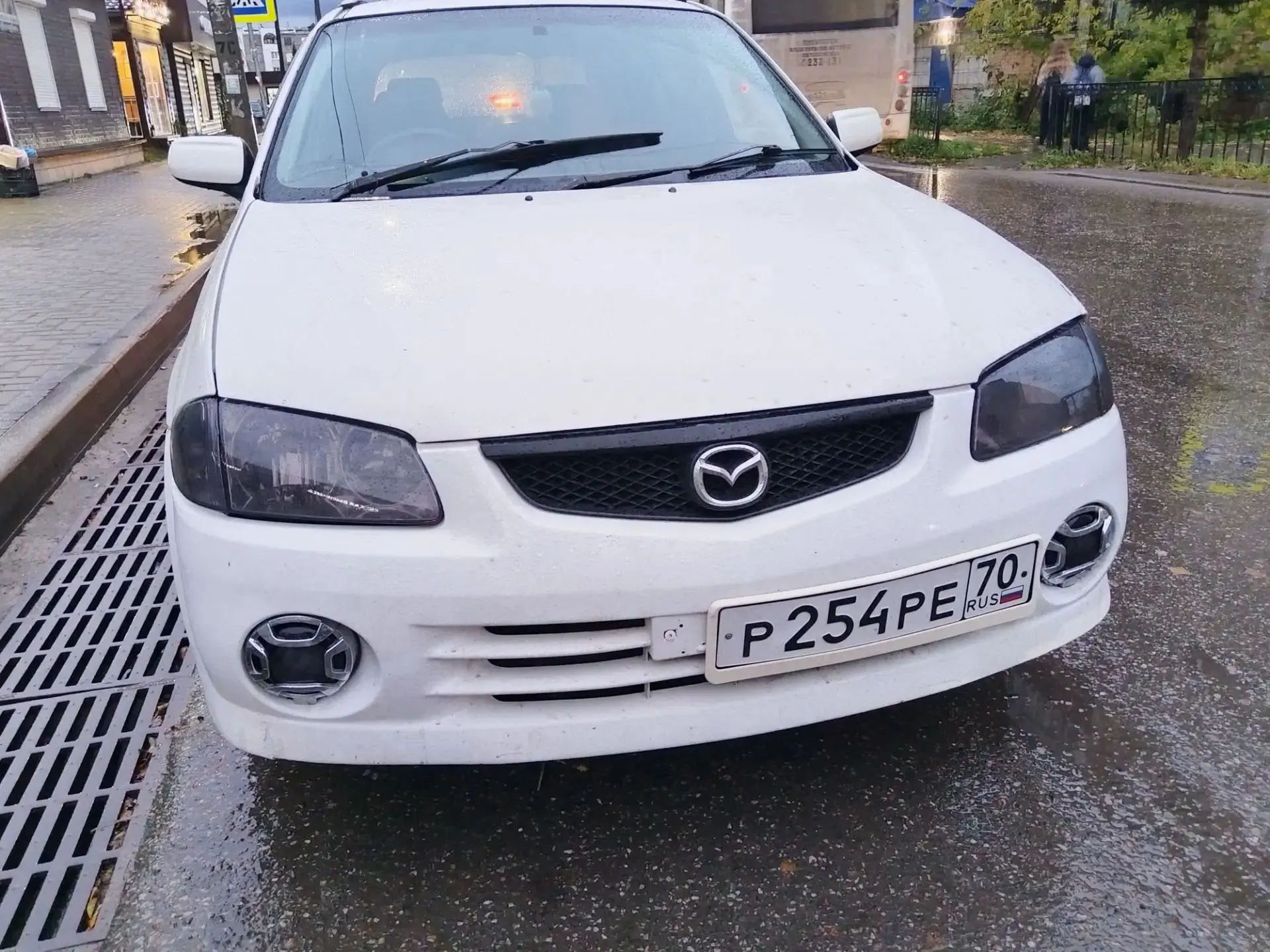 продам отличный авто, в машину вложено много времени и денег новые  стойки , пружыны, п...