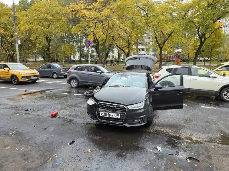 🚨 ДТП на улице Декабристов с участием мотоцикла