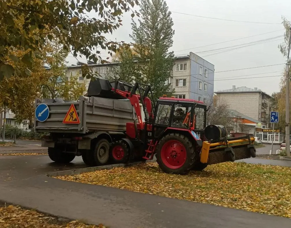 В Барнауле продолжается уборка территорий в рамках месячника санитарной очистки