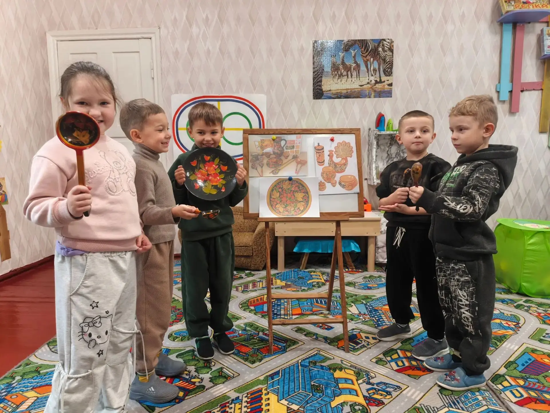 13 октября — день, посвящённый одному из самых ярких и известных народных промыслов Рос...
