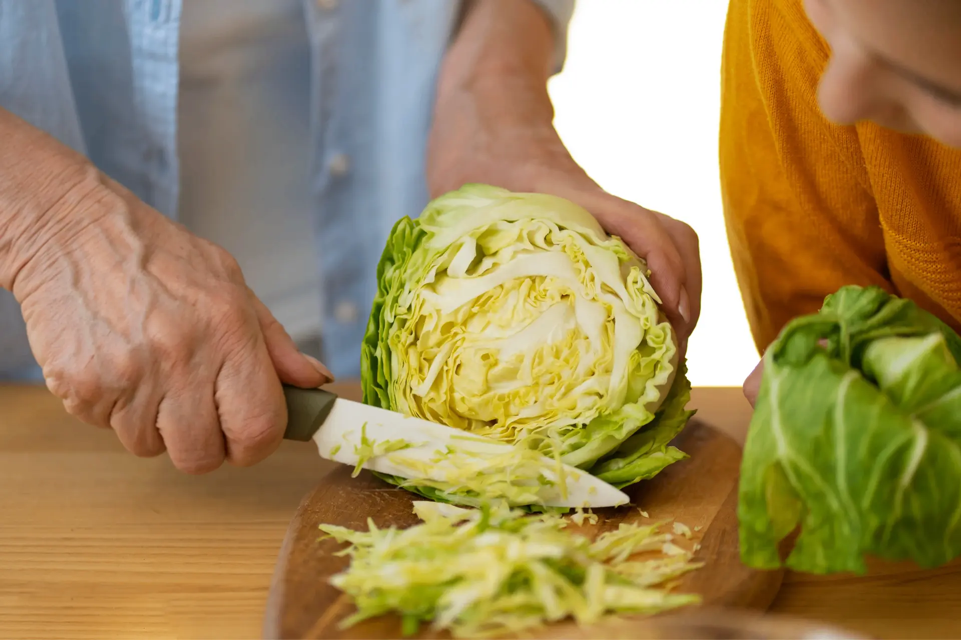 🥬 Капусту для салата режут соломкой, а для начинки — мелкими кусочками