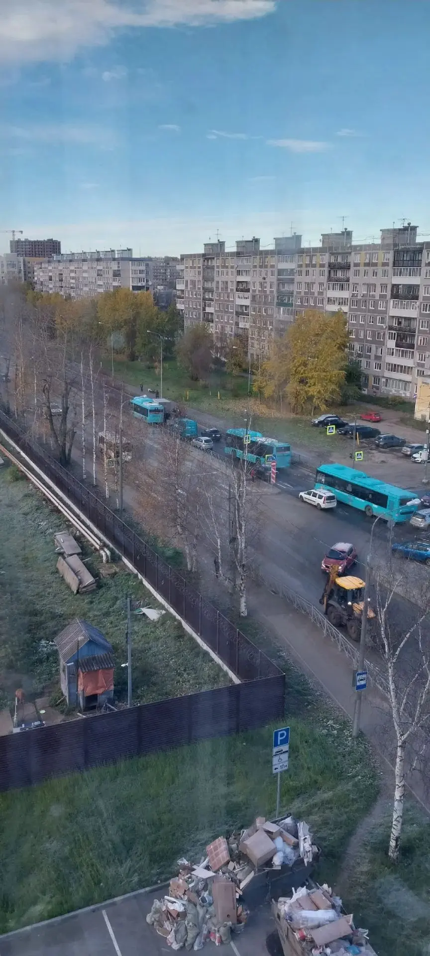 пр. Ленинградский (район ул. Касаткиной) в сторону города затор. ДТП с участием автобус...
