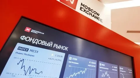 Мосбиржа с 1 октября начала расчет индексов обмена наличной валюты