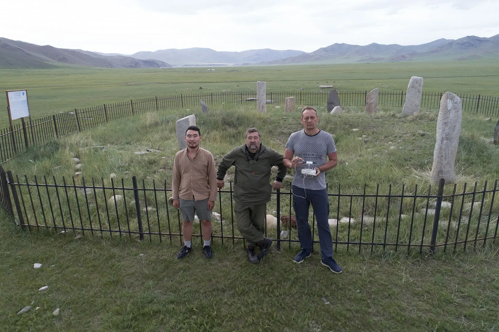 Археологи АлтГУ оцифровали более 100 «оленных» камней в Монголии