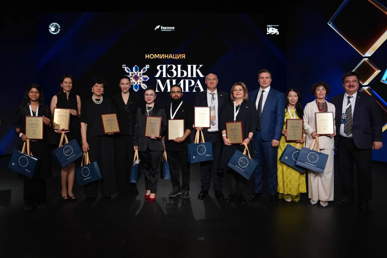 Трогательное общение и тёплые слова: Алёна Аршинова встретилась с финалистами Междунаро...