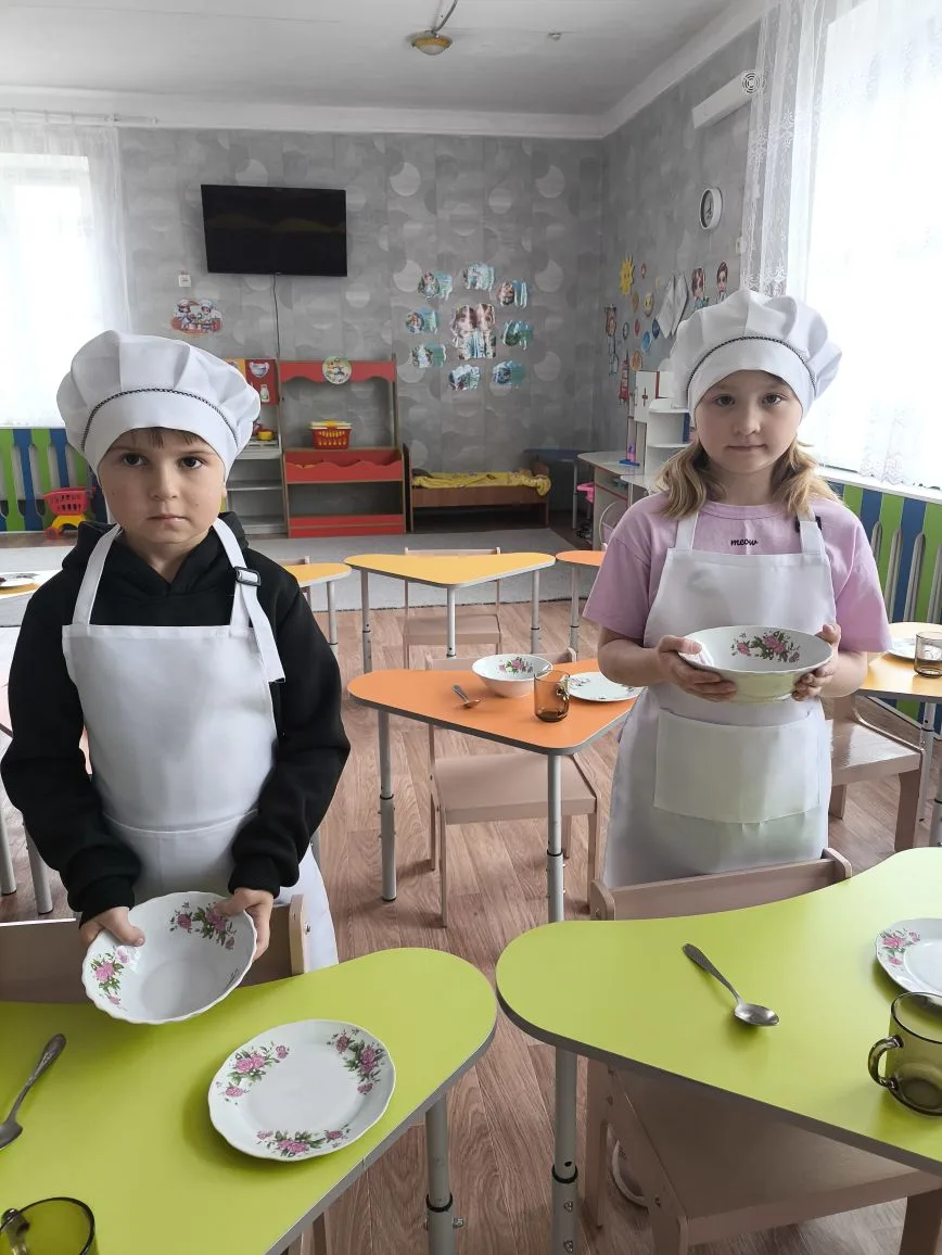 🍽️Дежурство по столовой в подготовительной группе «Орлята дошколята»