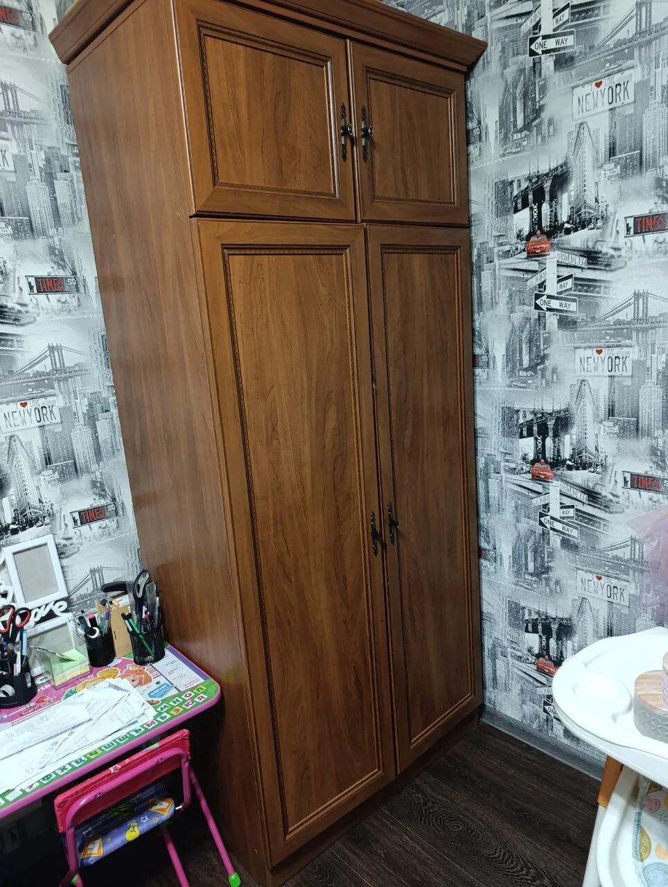 Продам шкаф 50×90×2,10 и ранцевый распылитель, Донецк