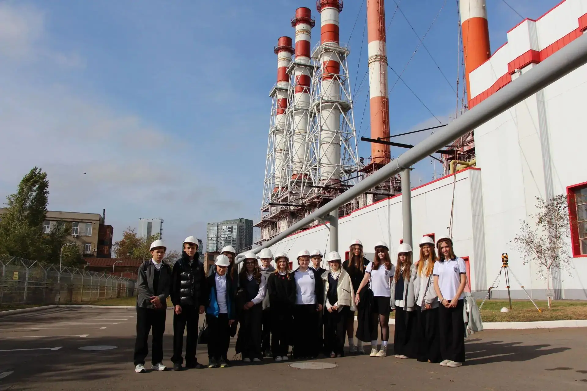 Ученики 8.3 и 8.5 классов побывали в ООО «ЛУКОЙЛ Энерго» ⚡🏭