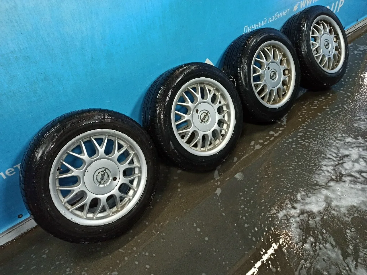 Продам комплект летних колес 185-60-15 на немецких дисках EXIP 4-100 15" ширина 7 вылет...