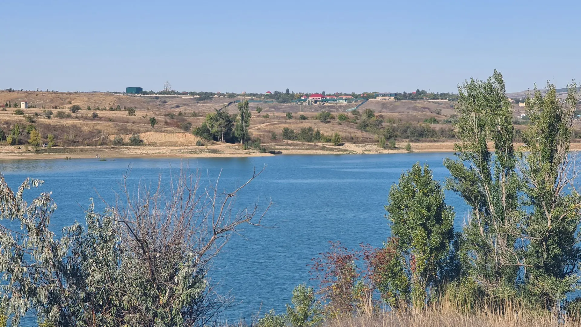 Красота Белогорского водохранилища! В этом октябре оно радует глаз своей полноводностью...