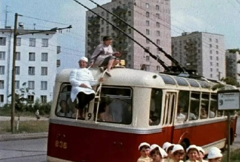 Маршала Тухачевского в кино. Сами прекрасно знаете какое)