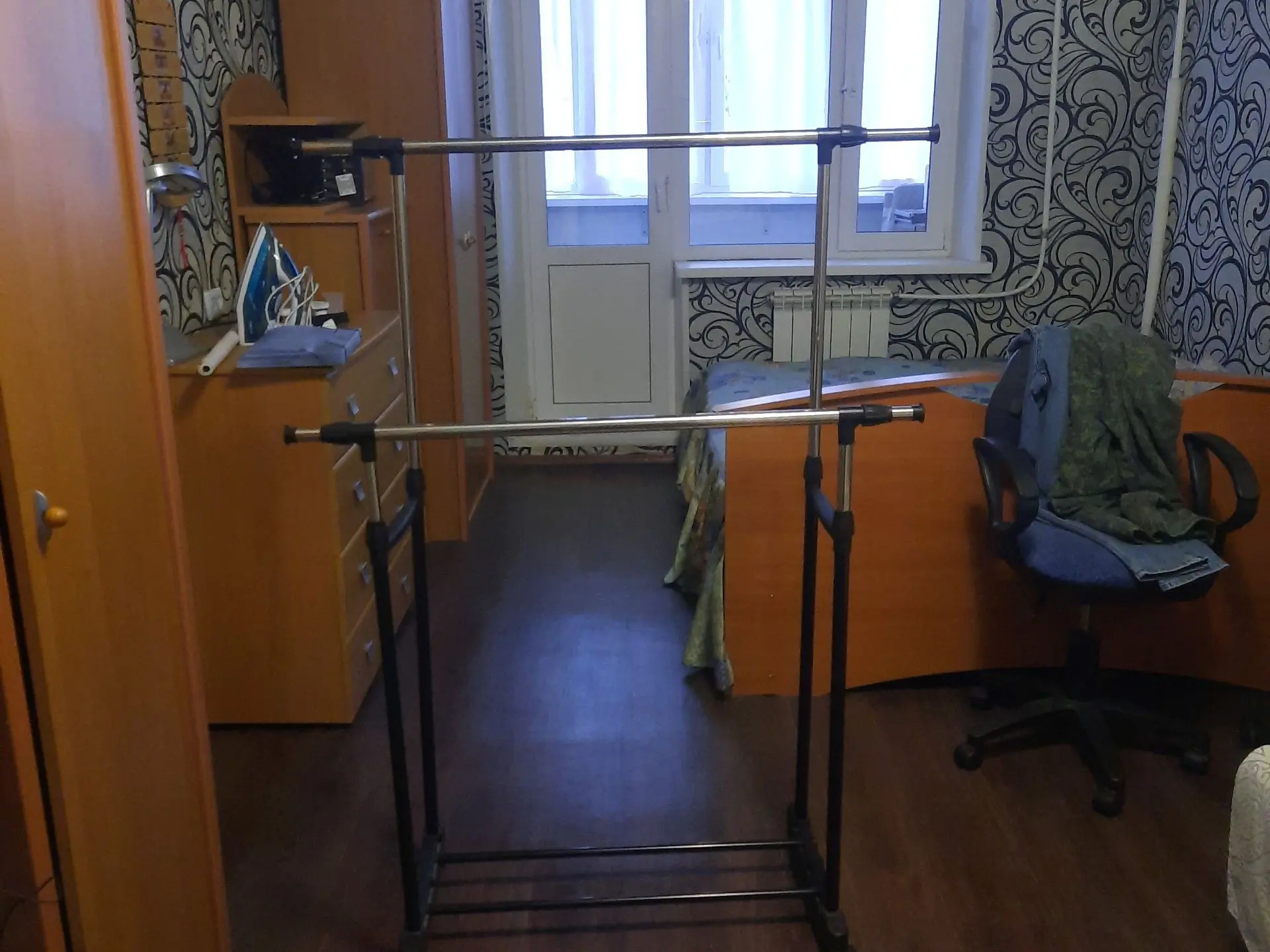 Продам напольную вешалка  1000 руб