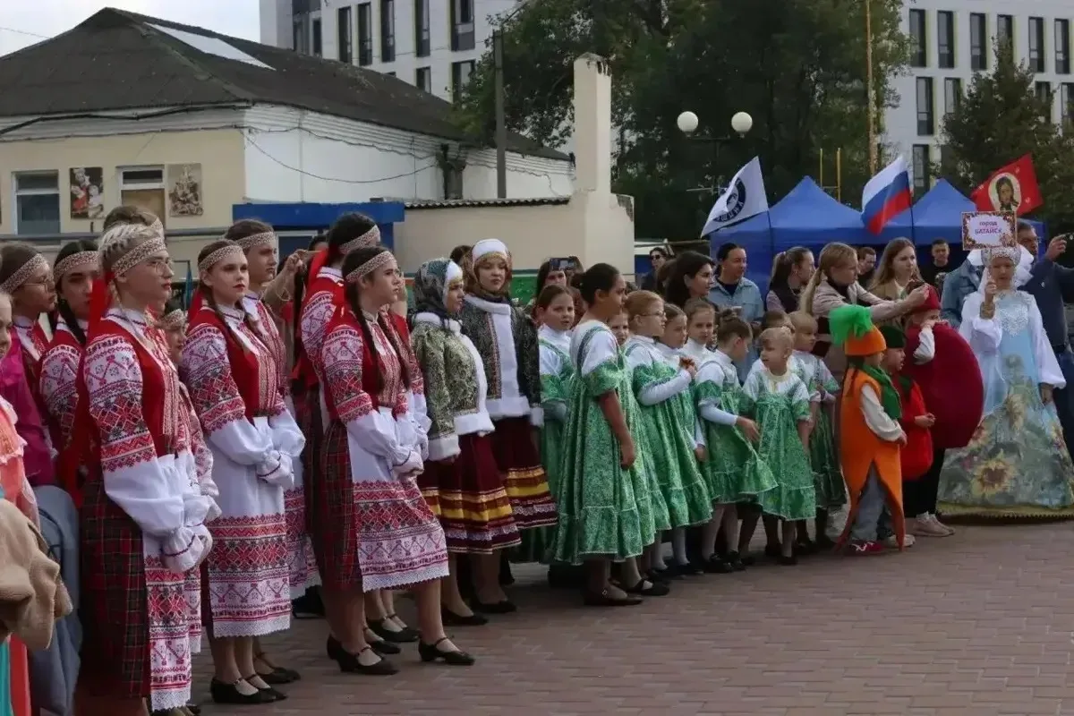 В Батайске состоялся двенадцатый межмуниципальный фольклорный фестиваль Покрова на Дону