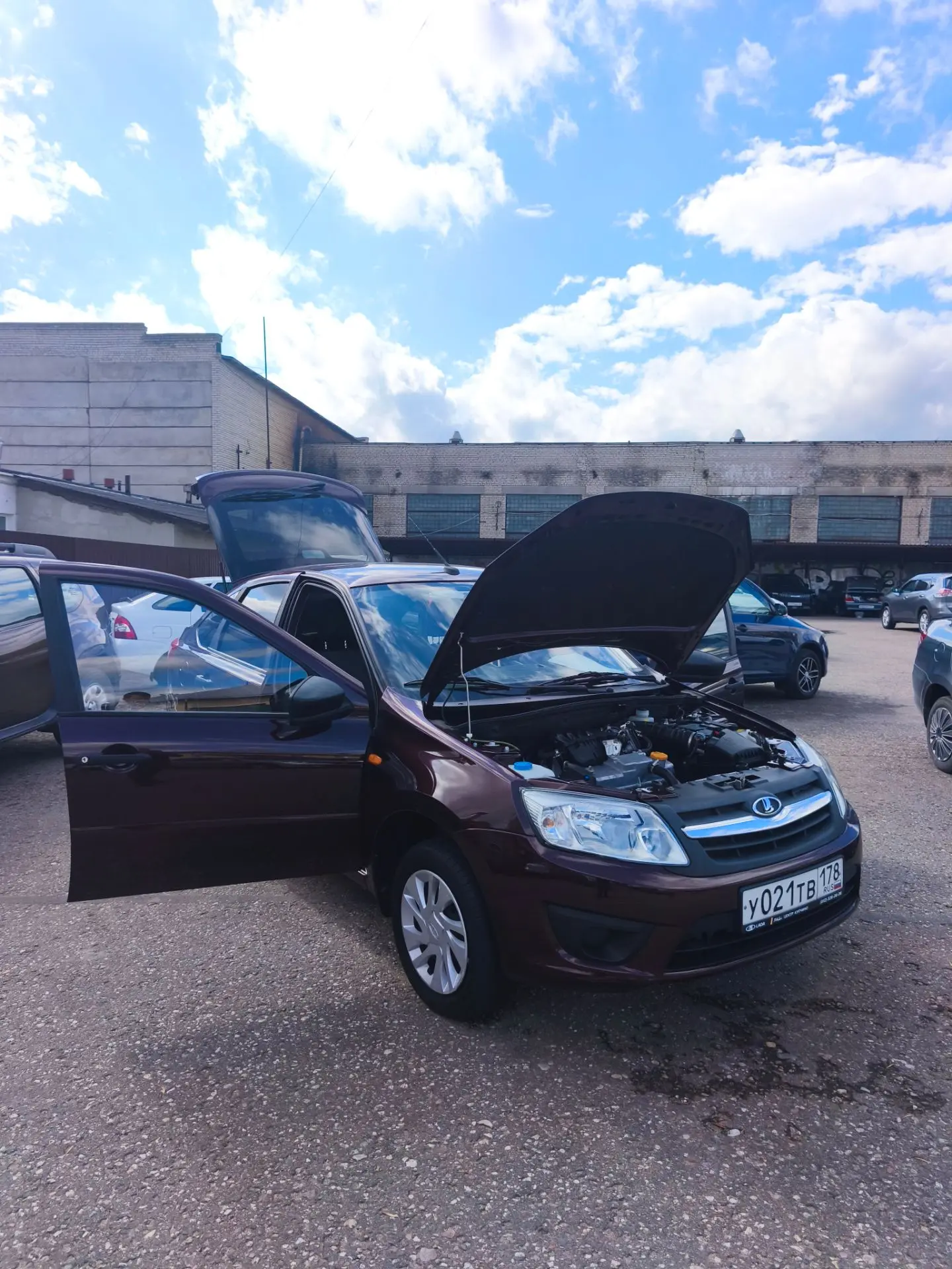 Осмотрел вместе с клиентом автомобиль Lada Granta