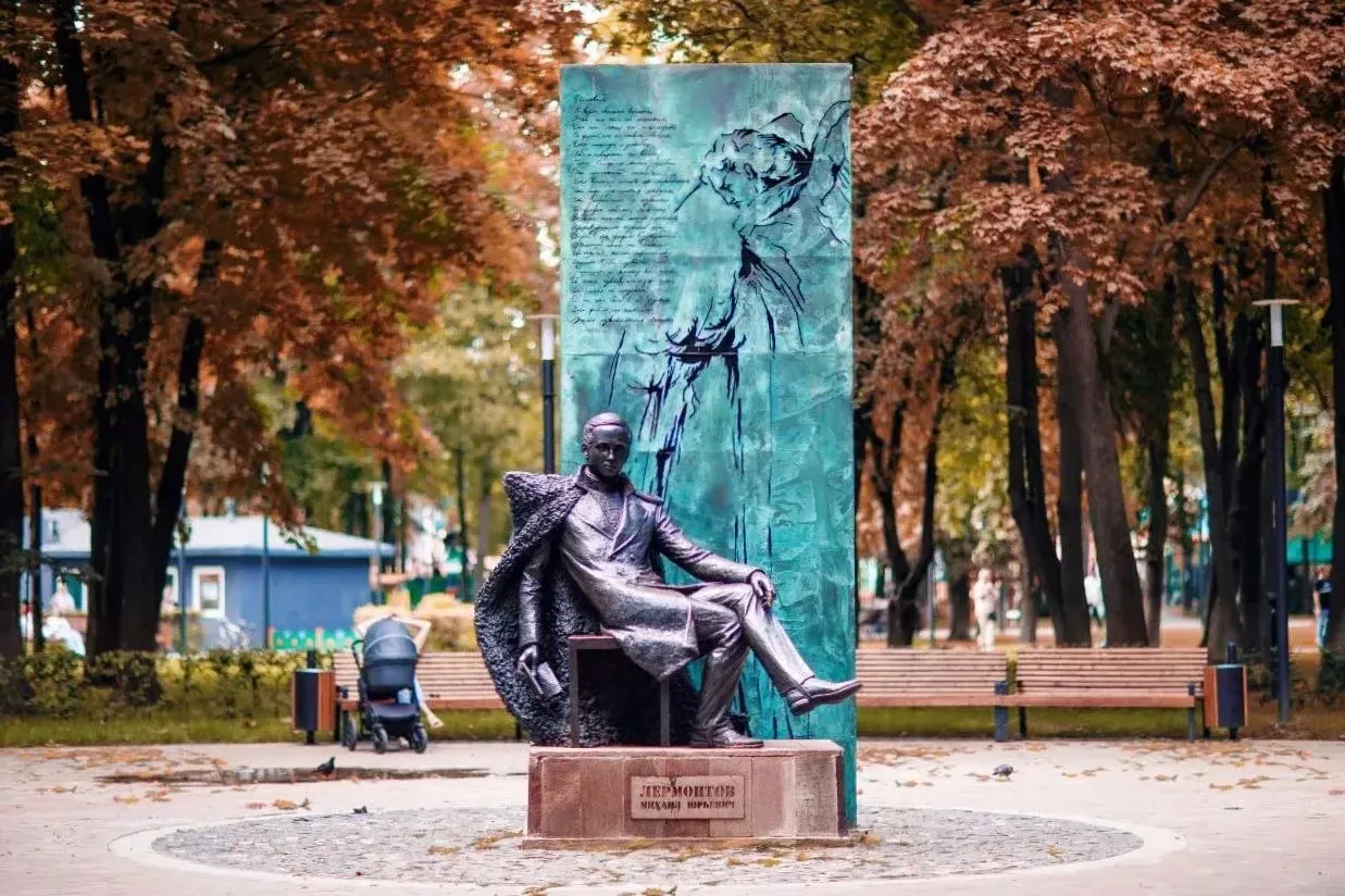 Листья в поле пожелтели,