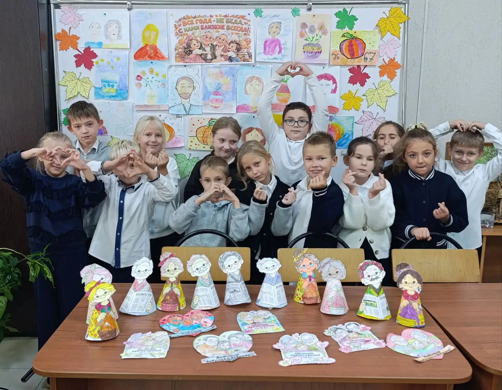 1 октября состоялось открытие выставки, посвящённой Дню пожилого человека "Старость в р...