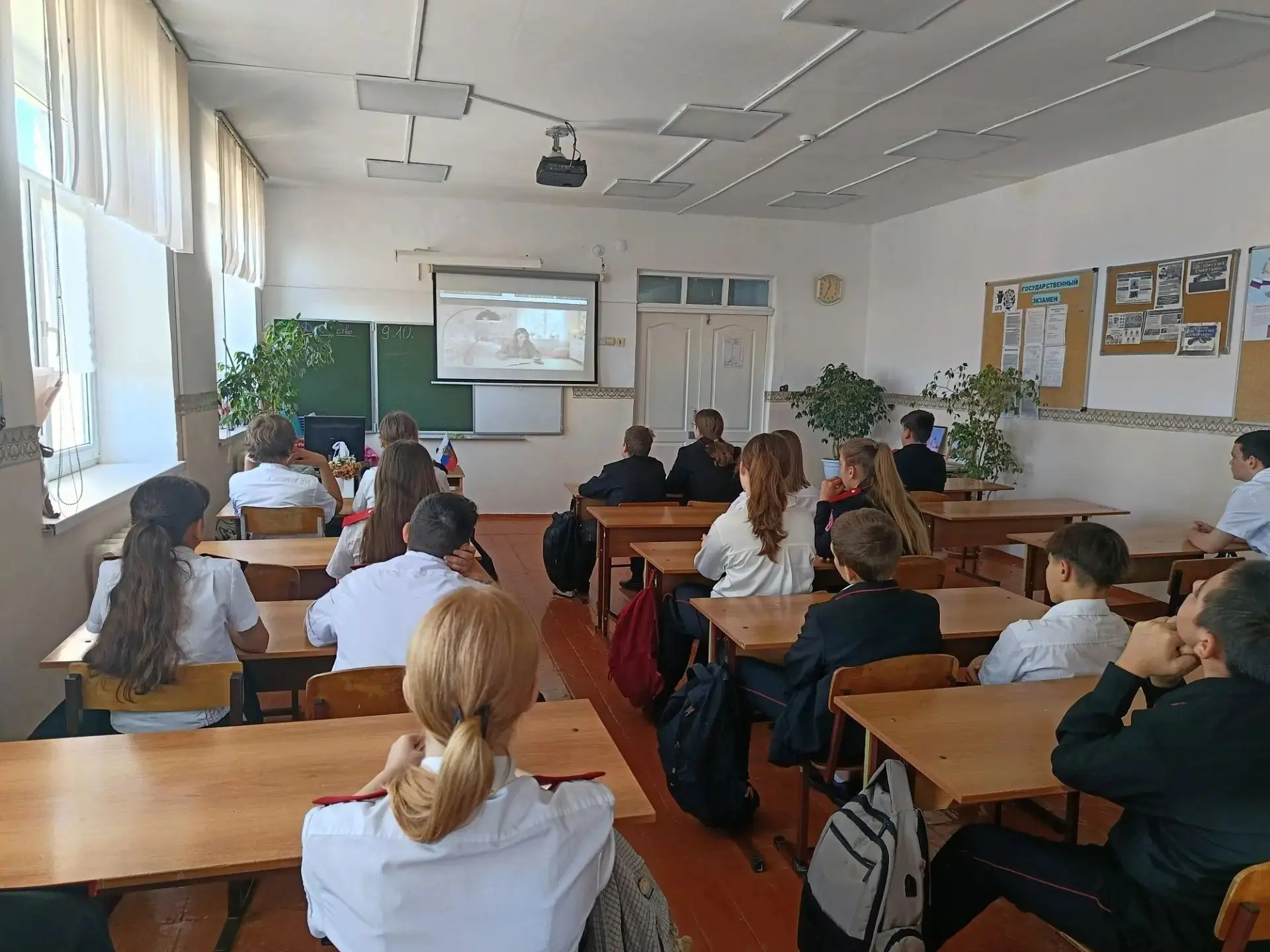 🌐 От первого класса до выпускного: единый цифровой щит школы!