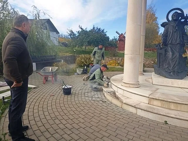 📸 В Себино отремонтирован памятник святой Матроне​