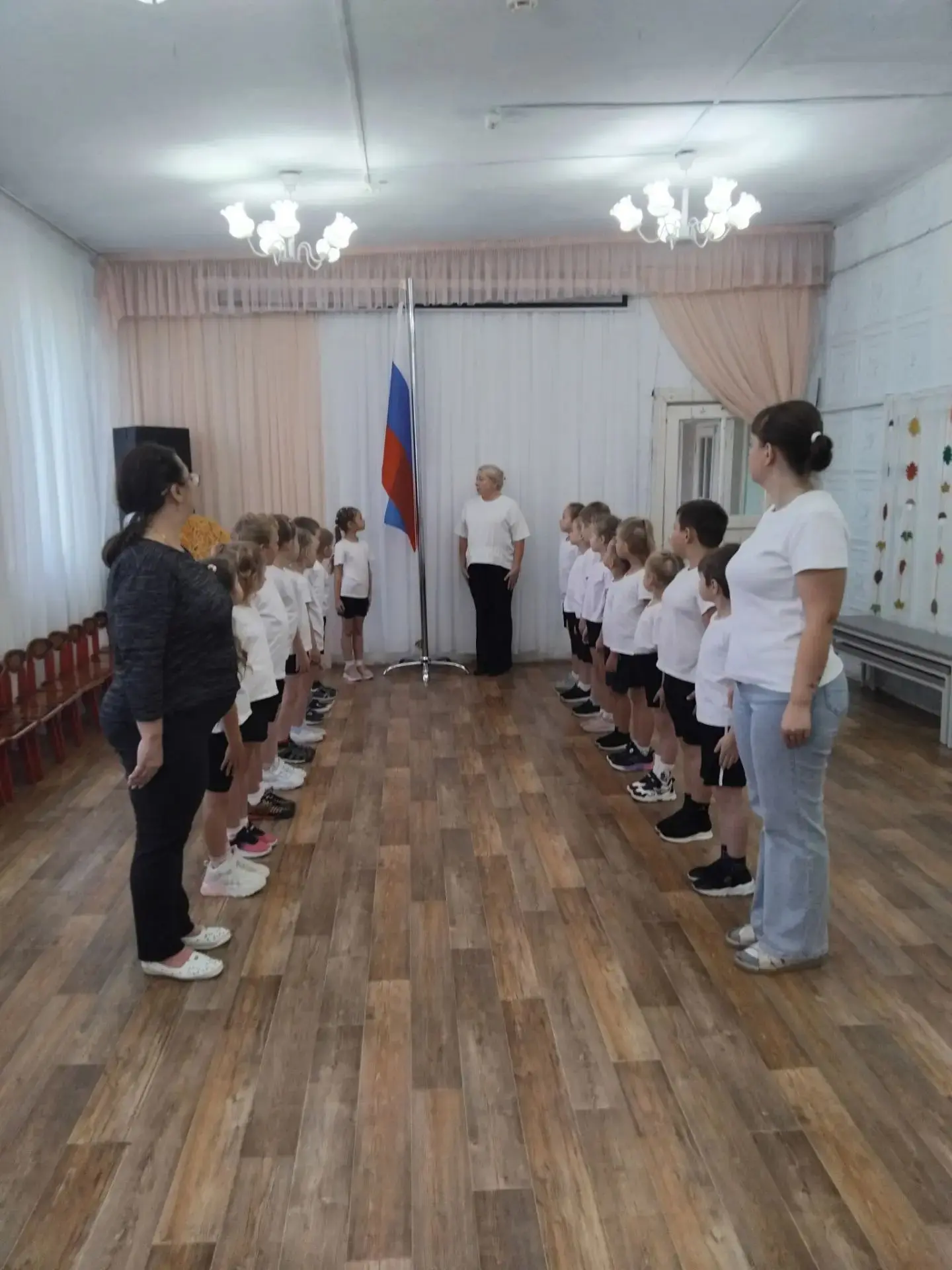 Еженедельная церемония поднятия флага Российской Федерации!🇷🇺