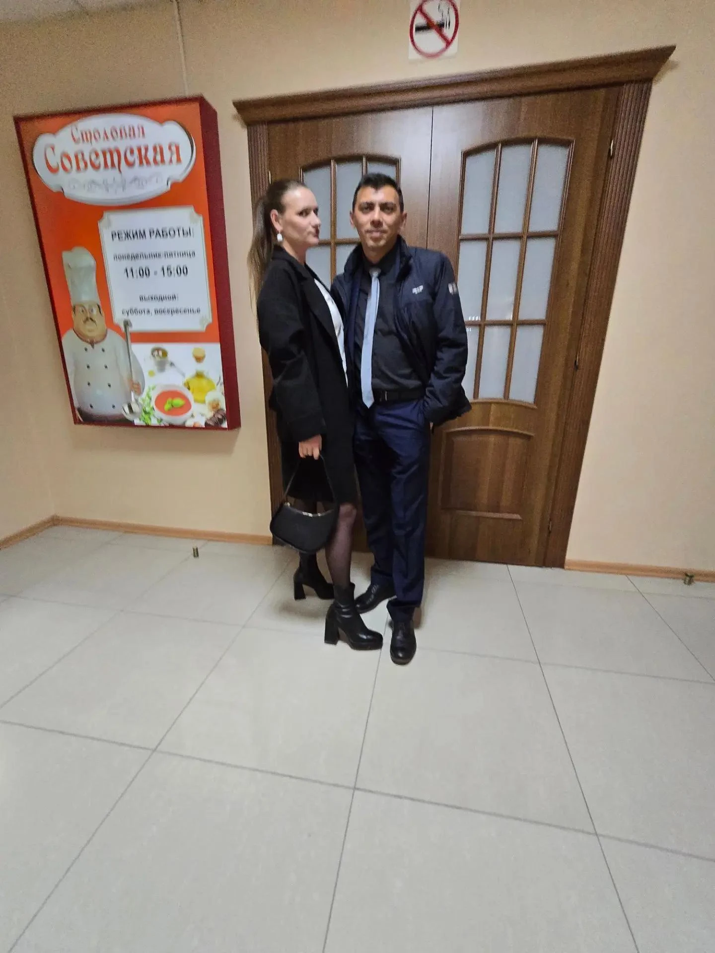 Вообще не понимаю, зачем я их кормлю!😤