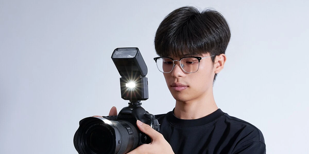 Godox представила TT350II — доступную компактную вспышку сразу для всех систем