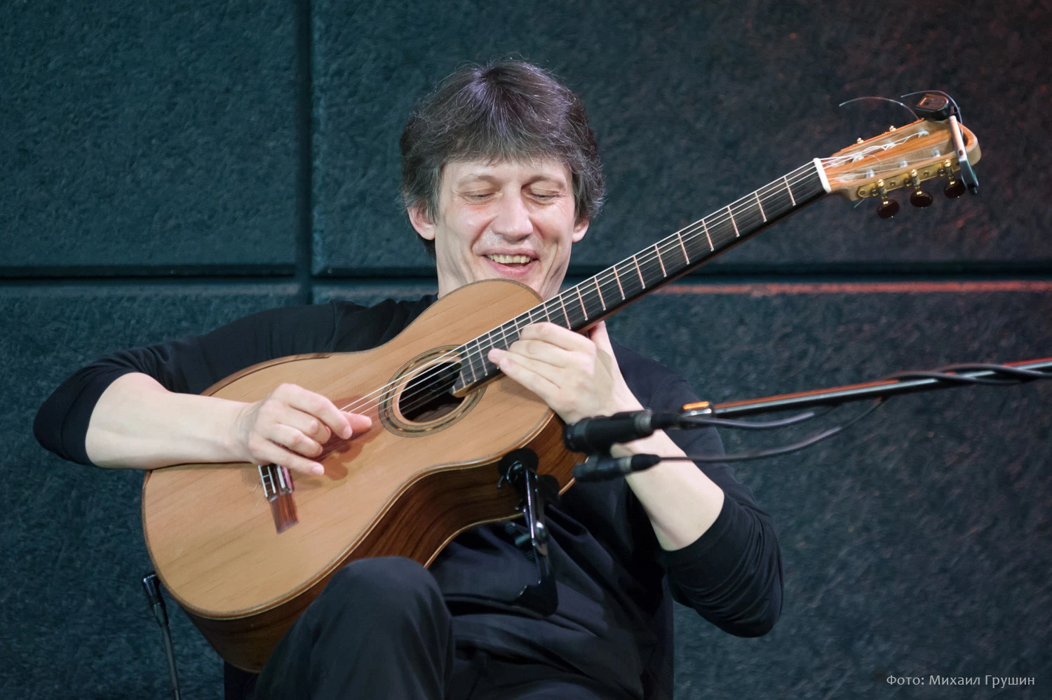🎸 9 октября побывал на гала-концерте "Гитарная вселенная" в клубе "Галерея". В нем при...