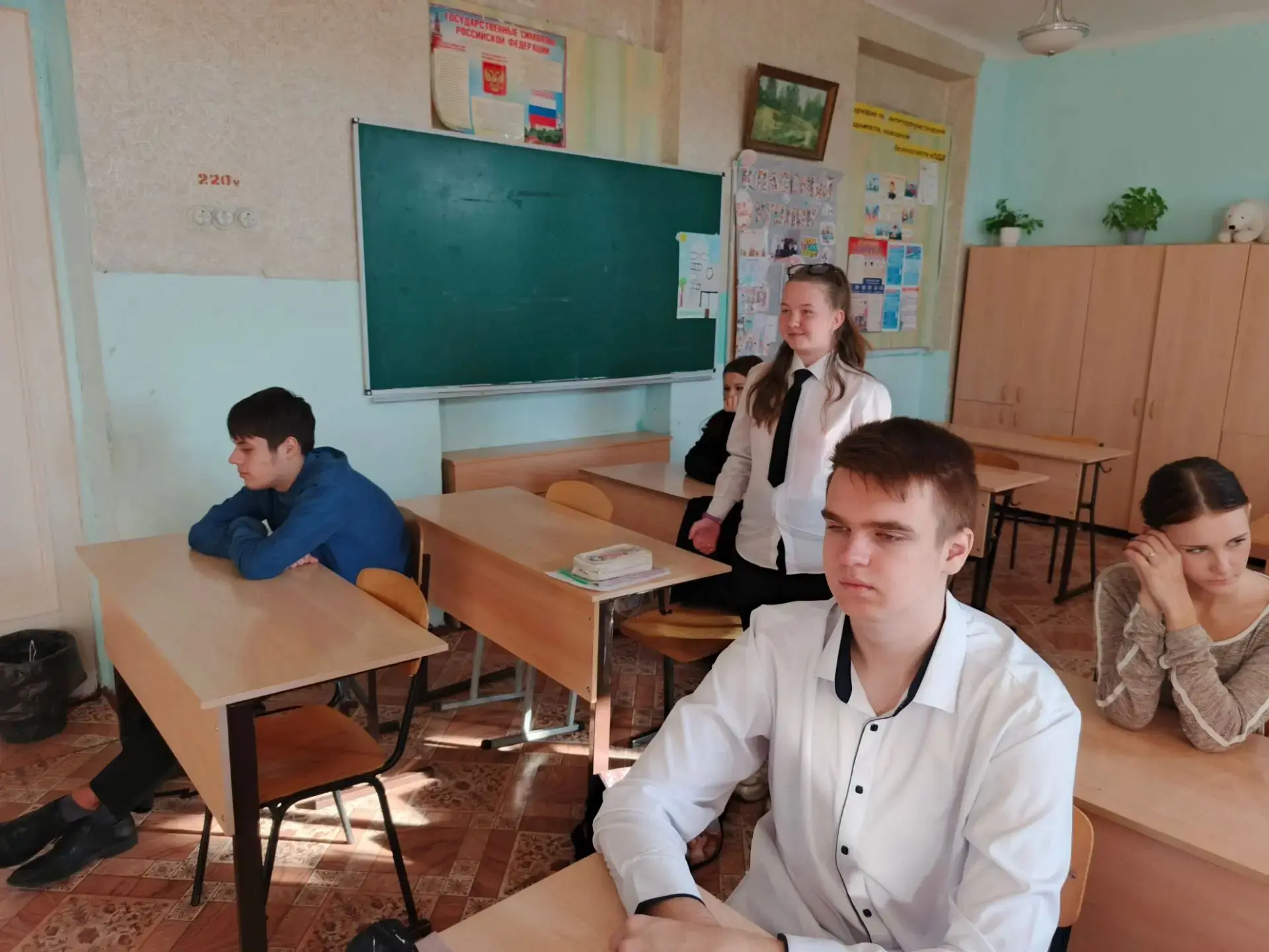 🎓 Сила слова: о чём сегодня говорили на «Разговорах о важном» ко Дню учителя