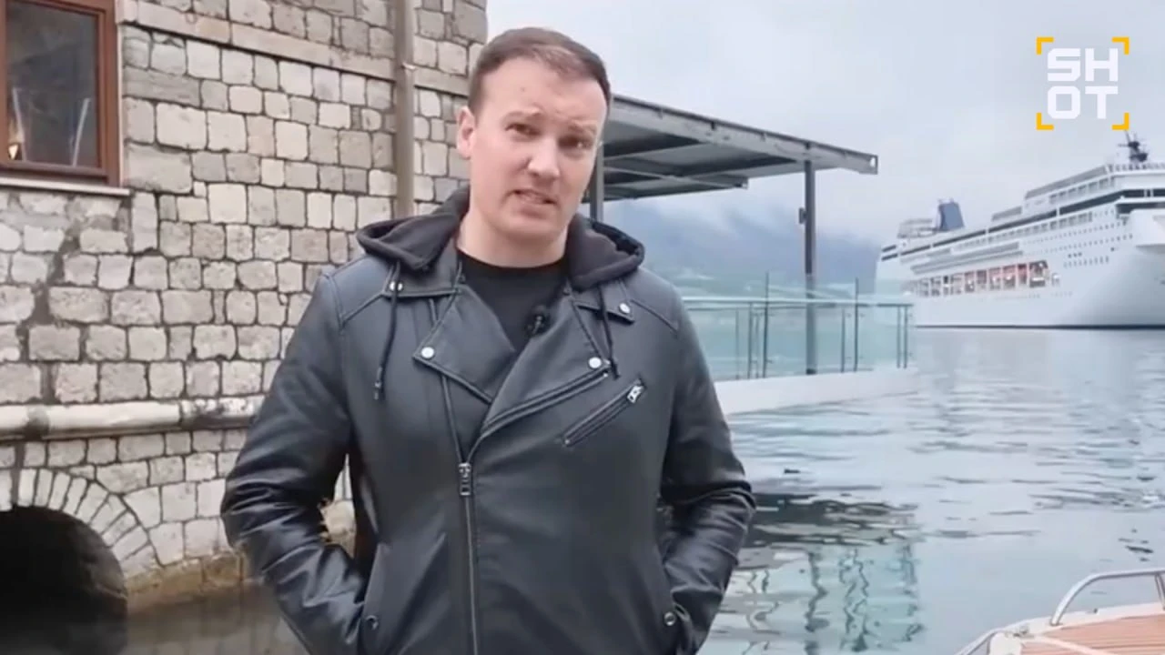 Михаил Звинчук успел снять один выпуск в Черногории — на побережье возле отеля Mövenpic...