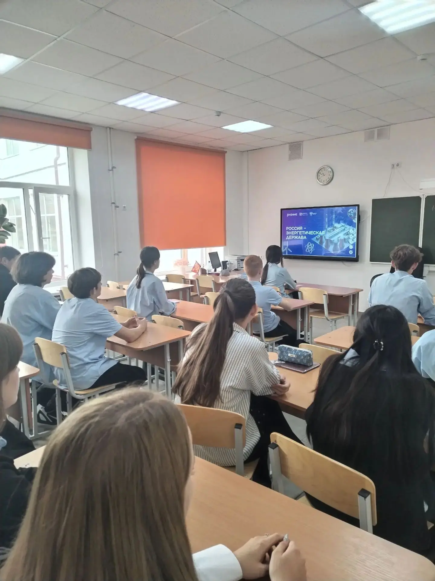 Сегодня, 15 октября в рамках профориентационного курса "Россия - мои горизонты" в 9 "А"...