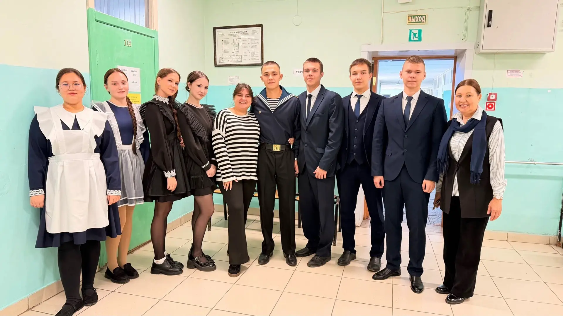 ⭐В нашей школе стало доброй традицией принимать в гостях тех, кто совсем недавно сидел ...