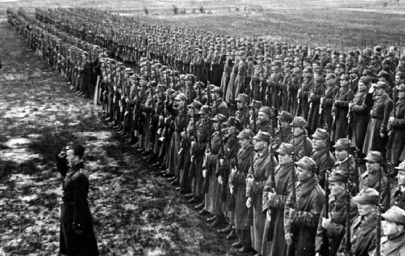 12 октября 1943 года под деревней Ленино Могилёвской области свой первый бой приняла 1-...