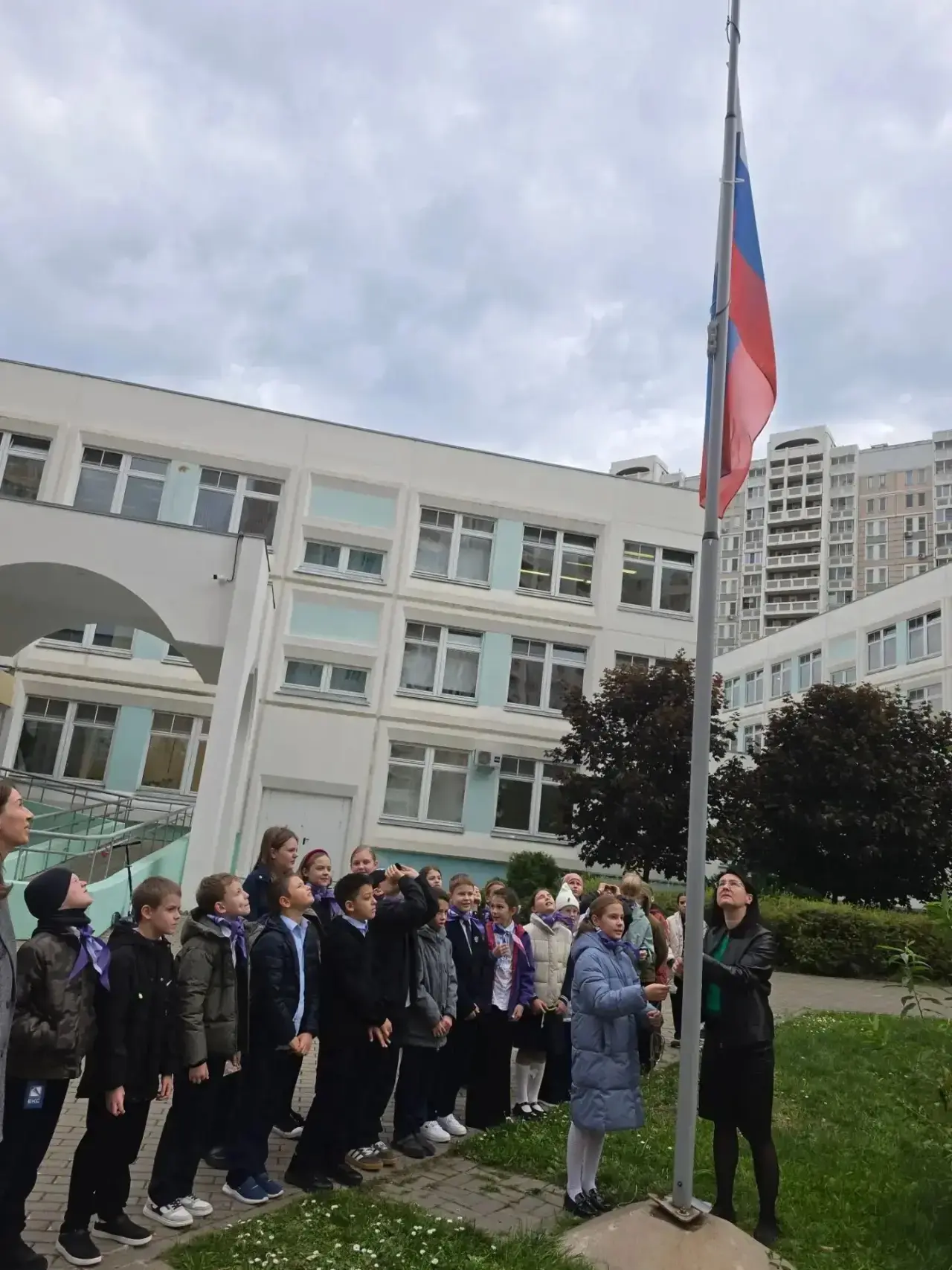 🇷🇺 Спуск флага в «Истоке»
