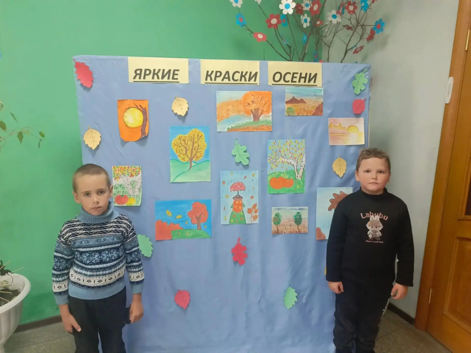 📌8 октября в Протопоповском сельском Доме культуры прошла выставка детских рисунков по...