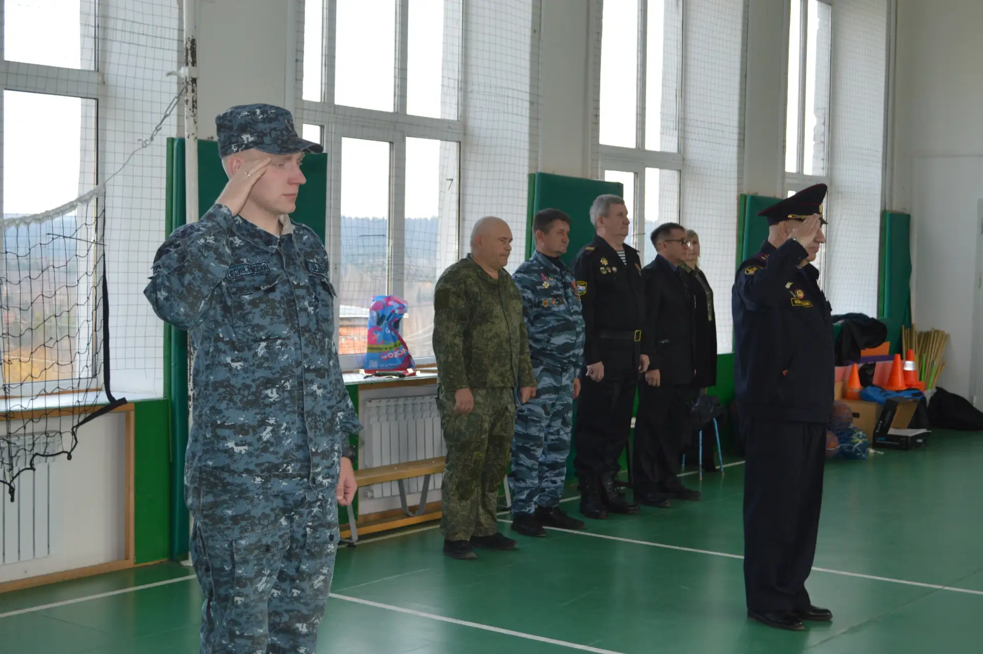 В Александровске состоялся II школьный турнир по гиревому спорту среди юношей допризывн...