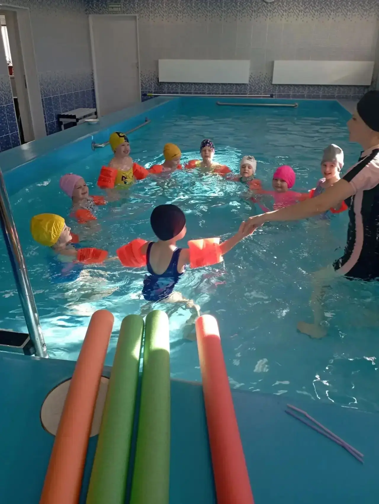 🏊Воспитанники ждали начало открытия плавательного сезона в нашем детском саду и вот он...